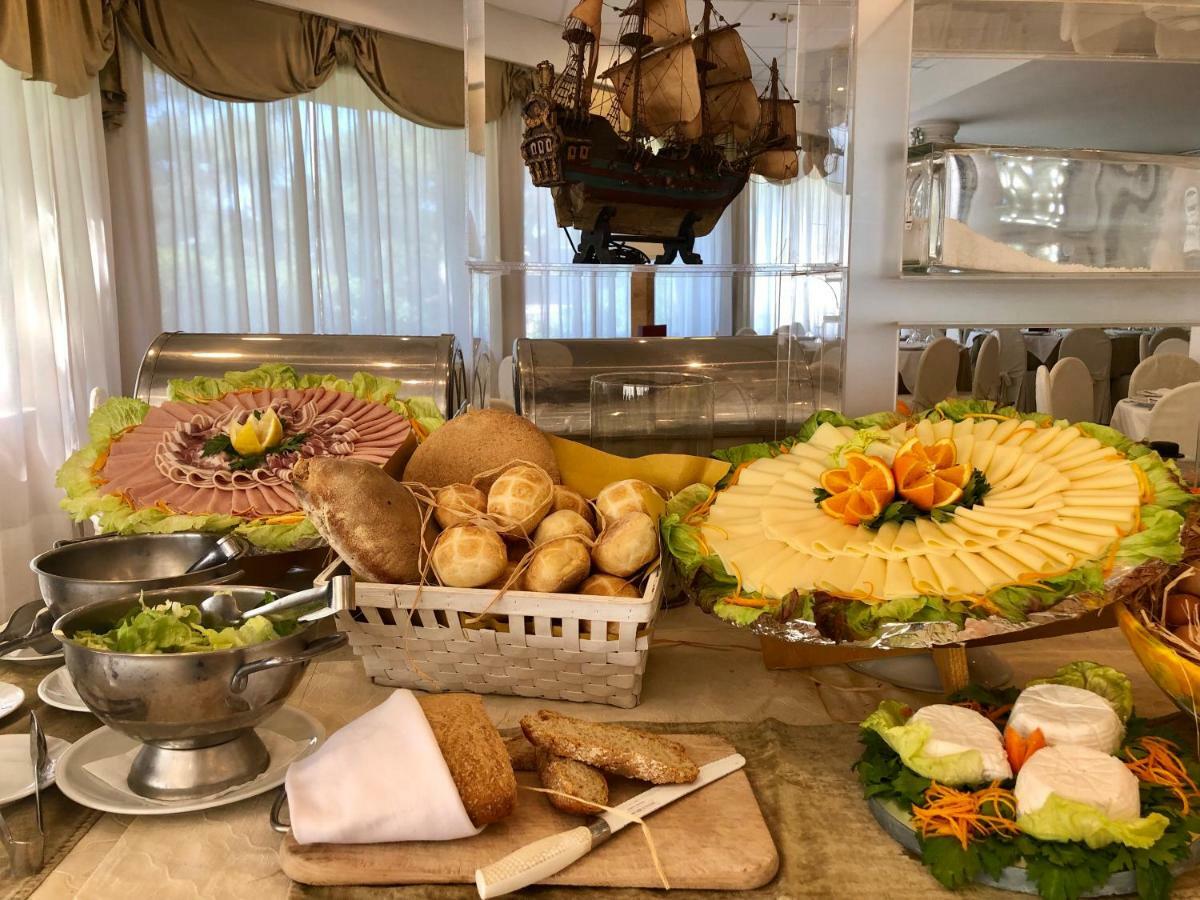 Domizia Palace Hotel Baia Domizia Ngoại thất bức ảnh