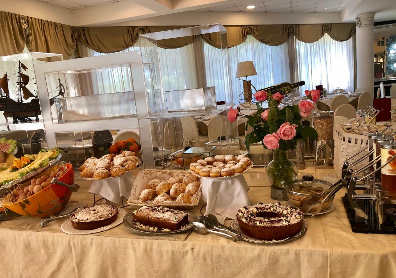 Domizia Palace Hotel Baia Domizia Ngoại thất bức ảnh